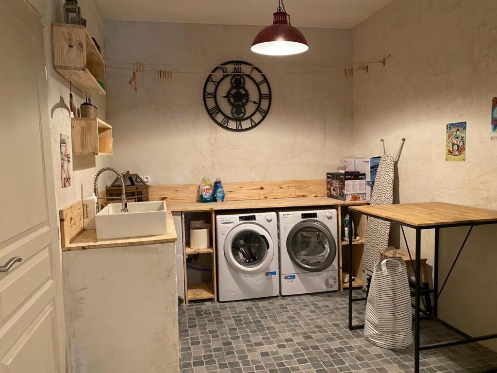 Maison Sur Cour Courzieu Bagian luar foto